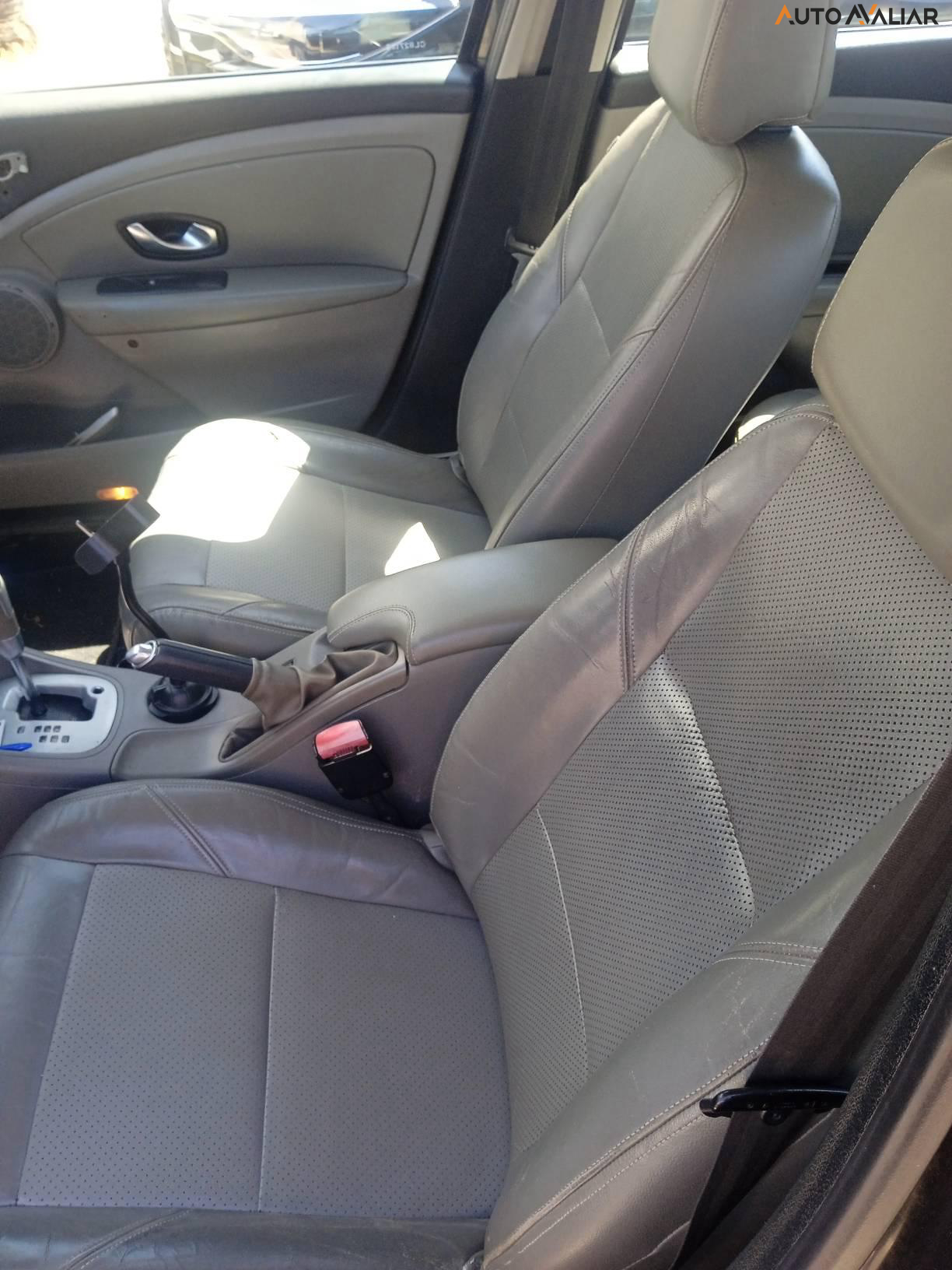 RENAULT FLUENCE 2.0 PRIVILEGE 16V FLEX 4P AUTOMATICO