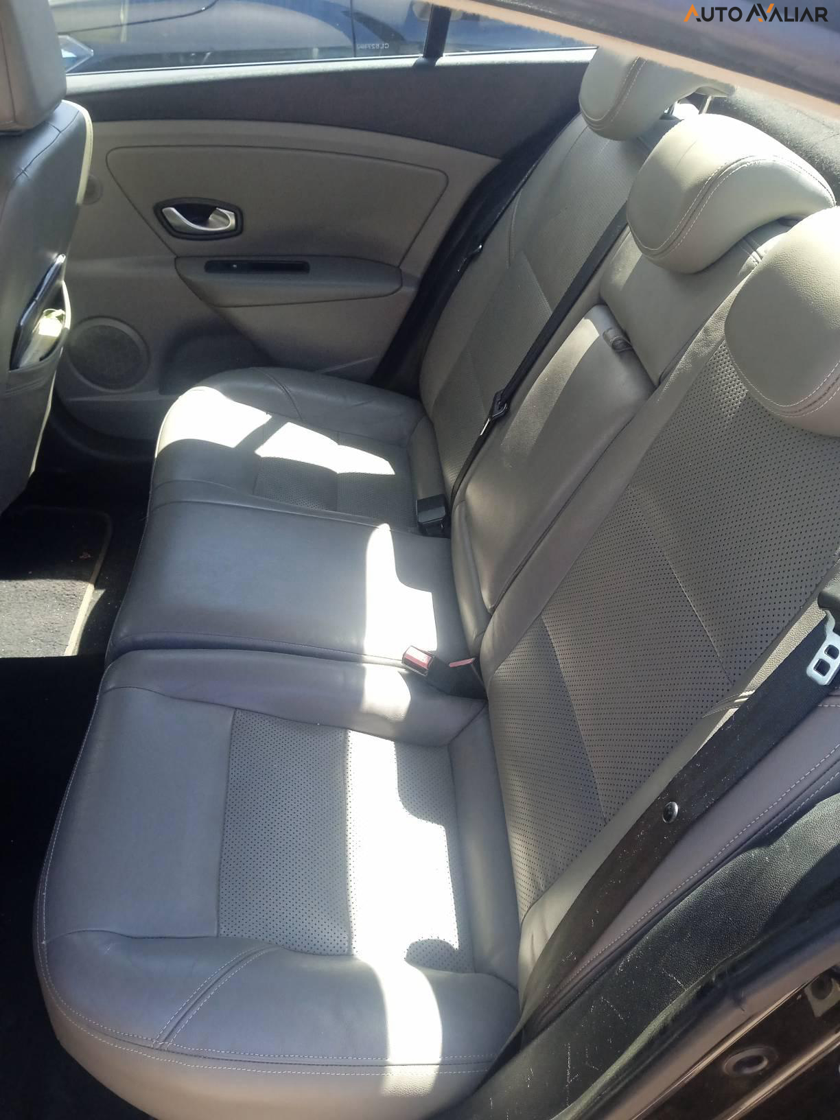 RENAULT FLUENCE 2.0 PRIVILEGE 16V FLEX 4P AUTOMATICO