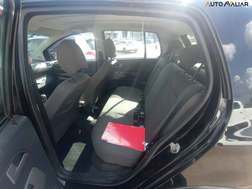 VOLKSWAGEN CROSSFOX 1.6 MI FLEX 8V 4P MANUAL