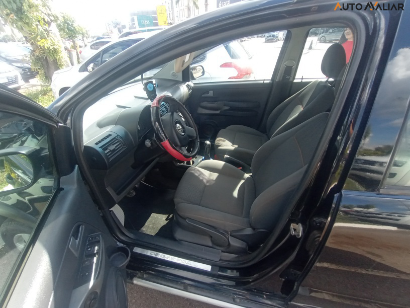 VOLKSWAGEN CROSSFOX 1.6 MI FLEX 8V 4P MANUAL