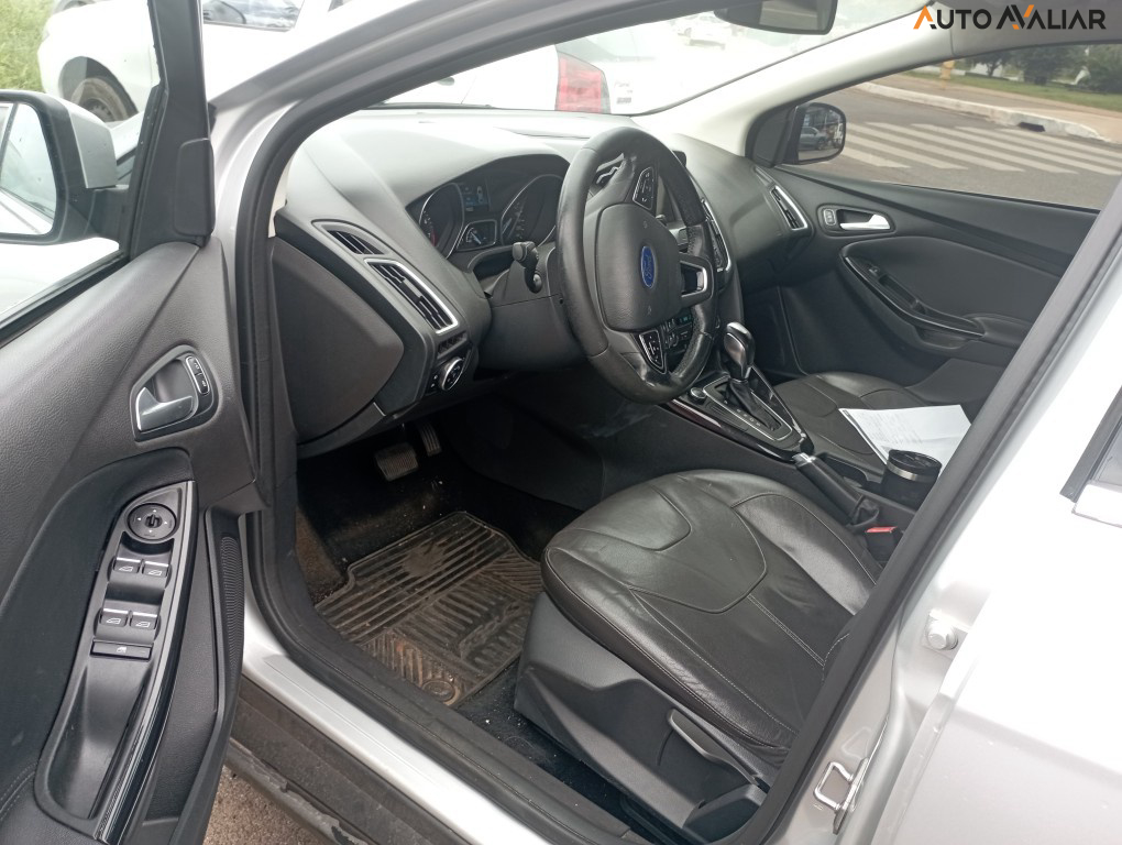 FORD FOCUS 2.0 TITANIUM SEDAN 16V FLEX 4P POWERSHIFT