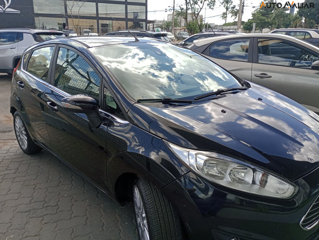 FORD FIESTA 1.6 TITANIUM HATCH 16V FLEX 4P POWERSHIFT