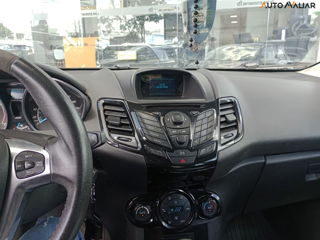 FORD FIESTA 1.6 TITANIUM HATCH 16V FLEX 4P POWERSHIFT