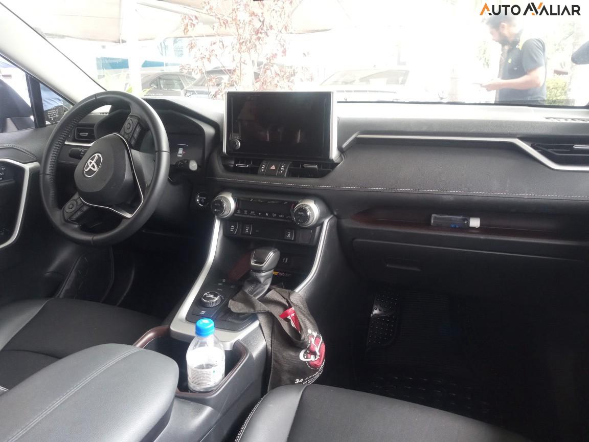 TOYOTA RAV4 2.5 VVT-IE HYBRID SX CONNECT AWD CVT