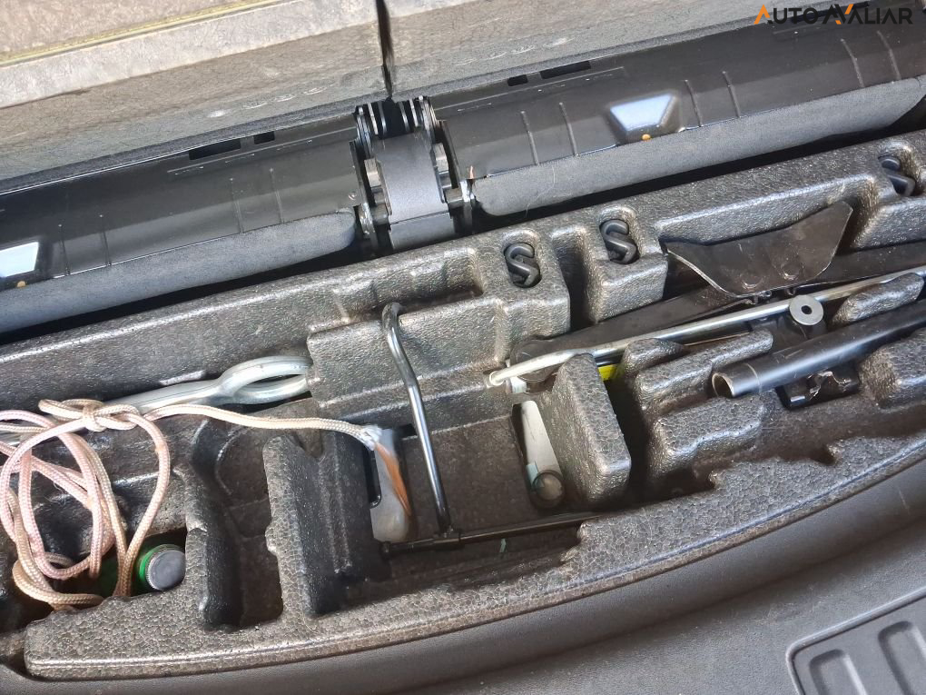 LAND ROVER DISCOVERY SPORT 2.0 16V TD4 TURBO DIESEL SE 4P AUTOM&Aacute;TICO