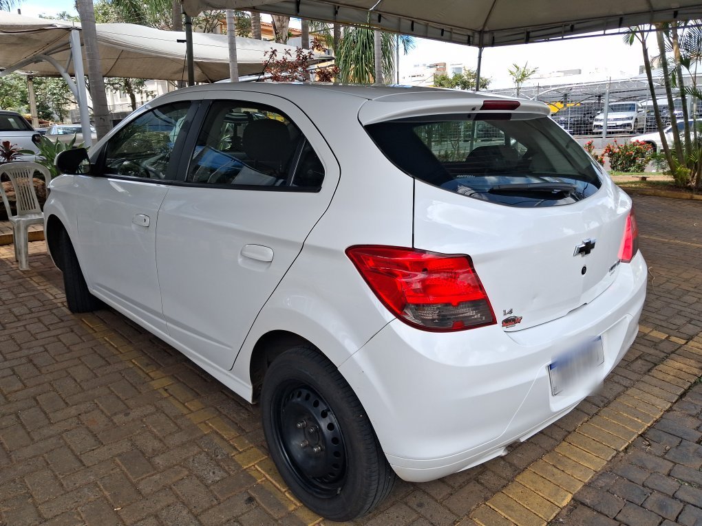 CHEVROLET ONIX 1.4 MPFI LT 8V FLEX 4P MANUAL