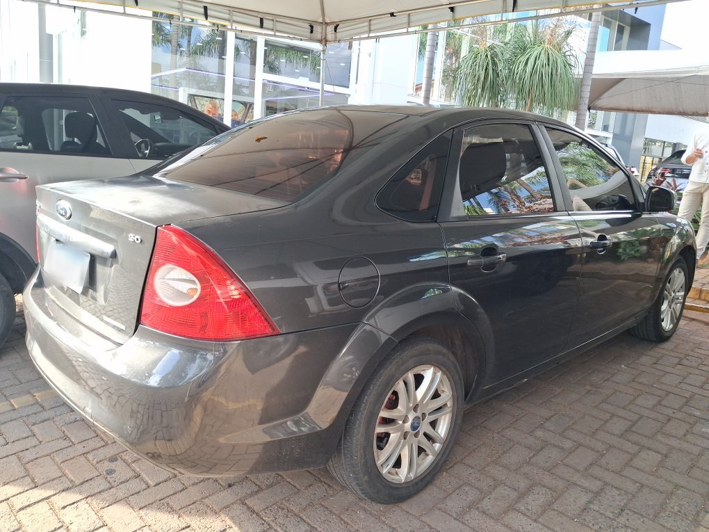 FORD FOCUS 2.0 GLX 16V FLEX 4P AUTOMATICO