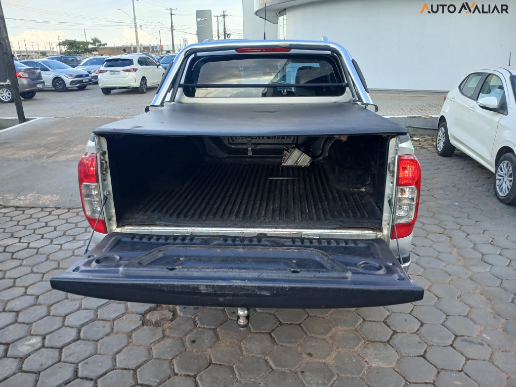 NISSAN FRONTIER 2.3 16V TURBO DIESEL LE CD 4X4 AUTOMATICO