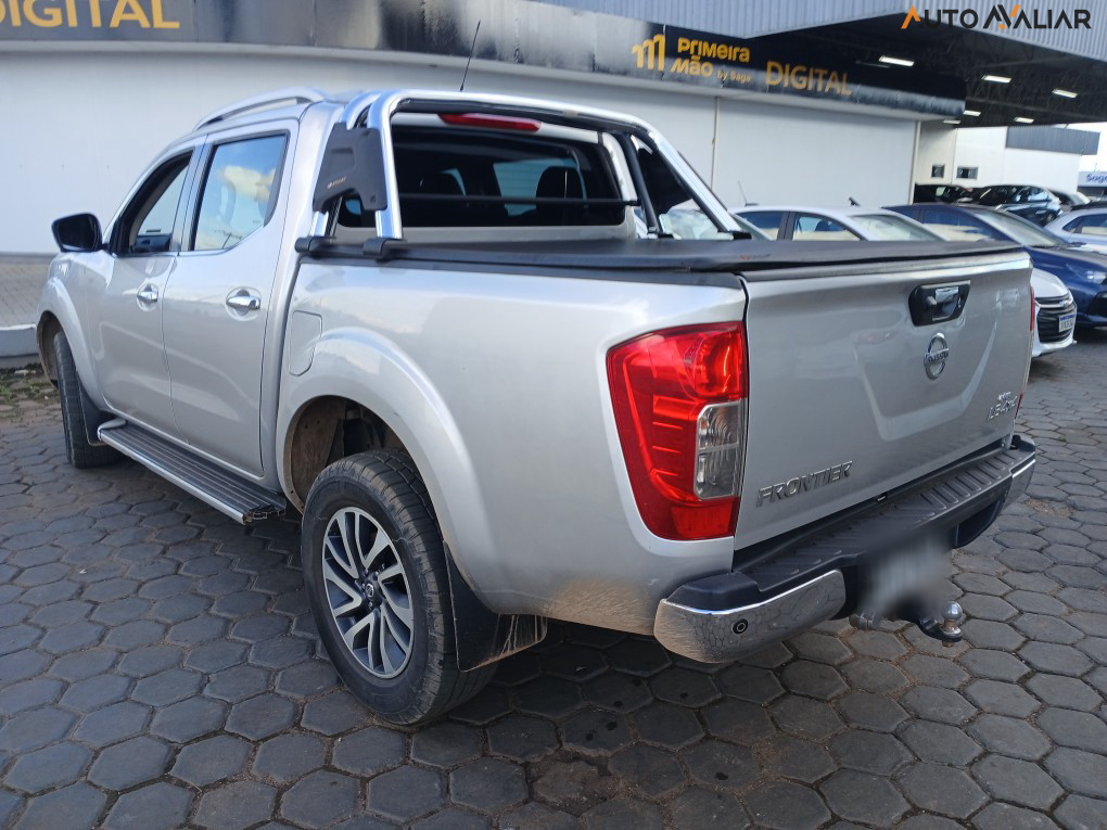 NISSAN FRONTIER 2.3 16V TURBO DIESEL LE CD 4X4 AUTOMATICO