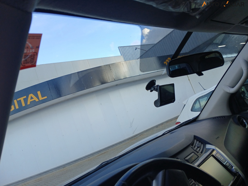 NISSAN FRONTIER 2.3 16V TURBO DIESEL LE CD 4X4 AUTOMATICO