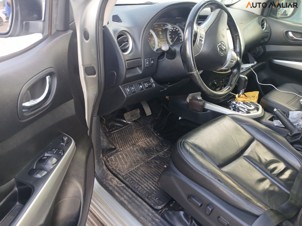 NISSAN FRONTIER 2.3 16V TURBO DIESEL LE CD 4X4 AUTOMATICO