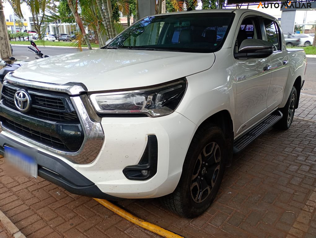 TOYOTA HILUX 2.8 D-4D TURBO DIESEL CD SRV 4X4 AUTOMÁTICO
