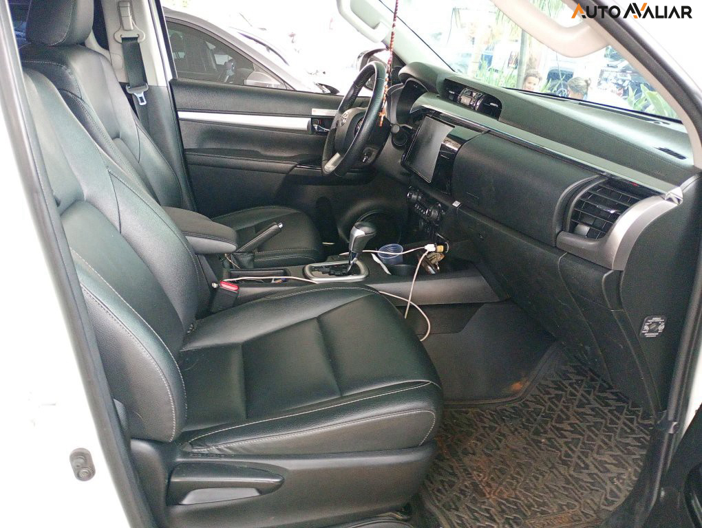 TOYOTA HILUX 2.8 D-4D TURBO DIESEL CD SRV 4X4 AUTOM&Aacute;TICO