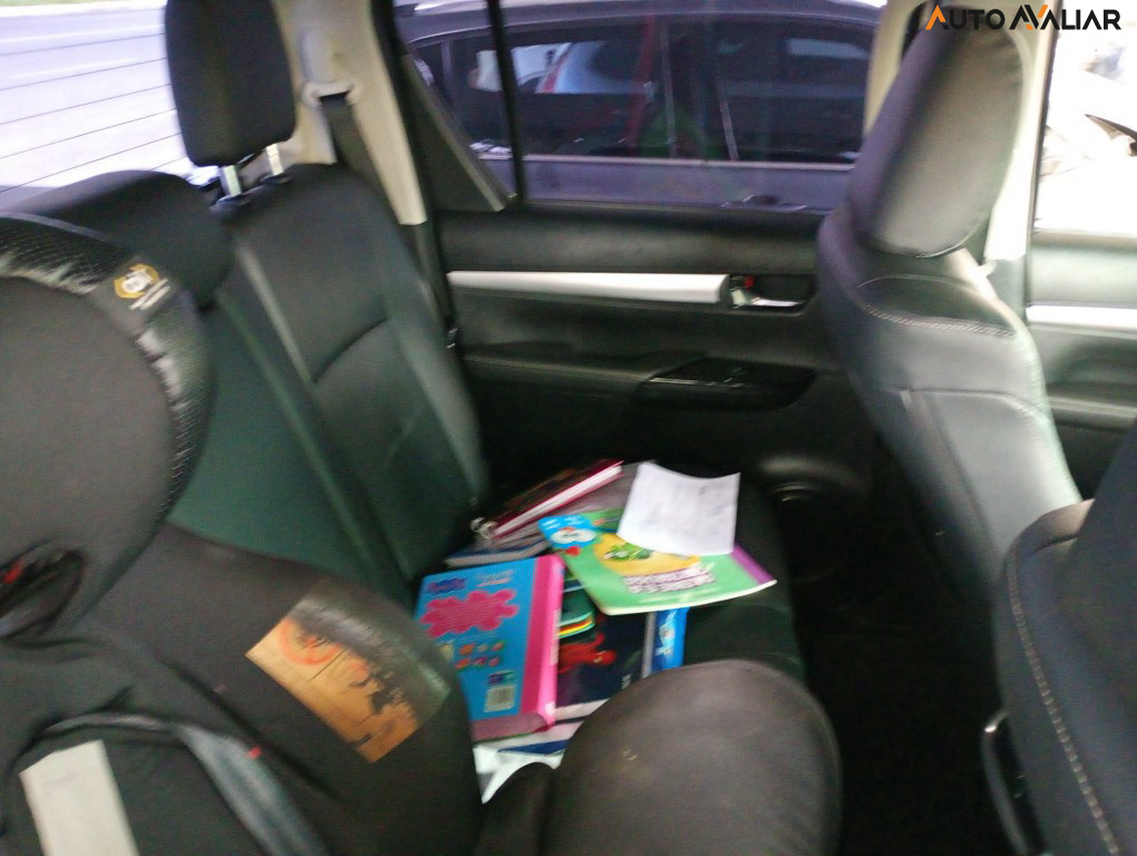 TOYOTA HILUX 2.8 D-4D TURBO DIESEL CD SRV 4X4 AUTOM&Aacute;TICO