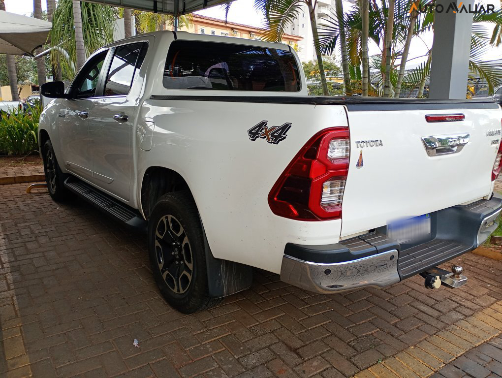 TOYOTA HILUX 2.8 D-4D TURBO DIESEL CD SRV 4X4 AUTOM&Aacute;TICO