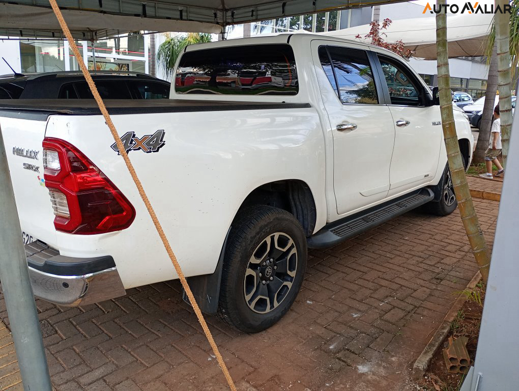 TOYOTA HILUX 2.8 D-4D TURBO DIESEL CD SRV 4X4 AUTOM&Aacute;TICO