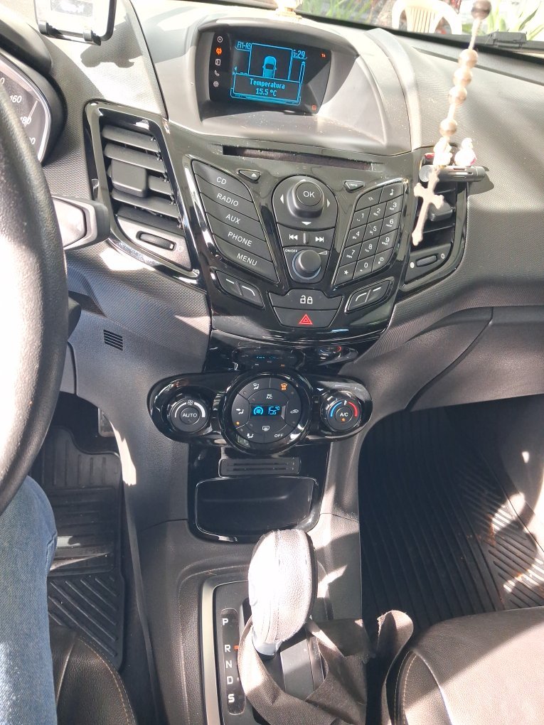 FORD FIESTA 1.6 TITANIUM HATCH 16V FLEX 4P POWERSHIFT