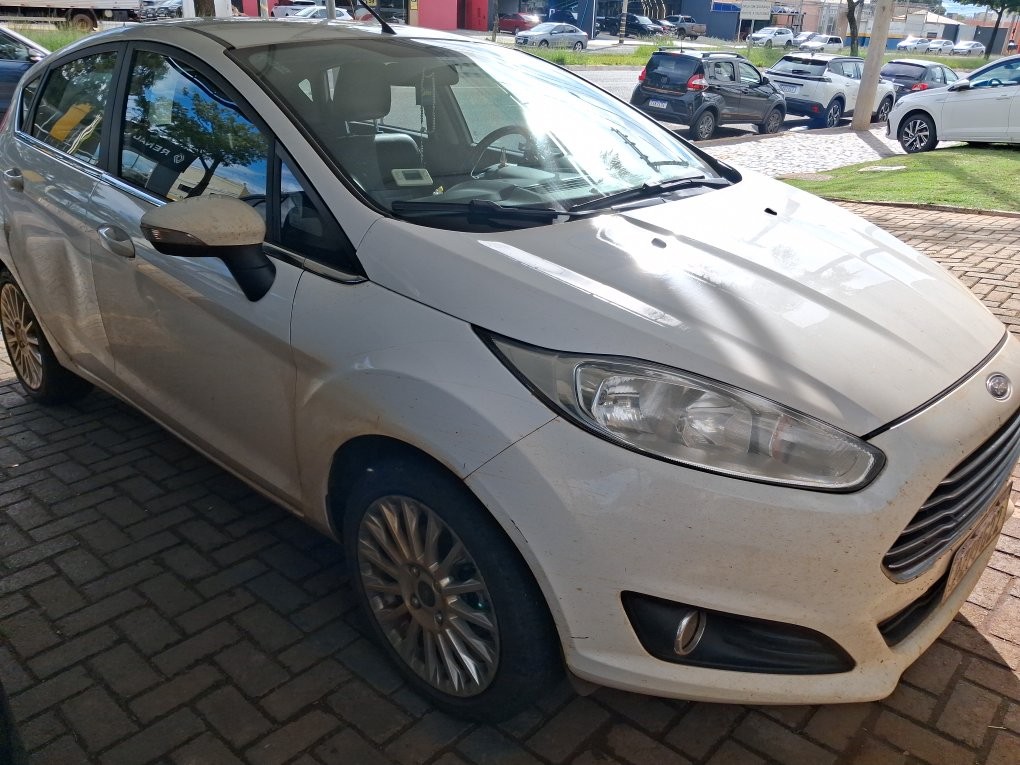 FORD FIESTA 1.6 TITANIUM HATCH 16V FLEX 4P POWERSHIFT