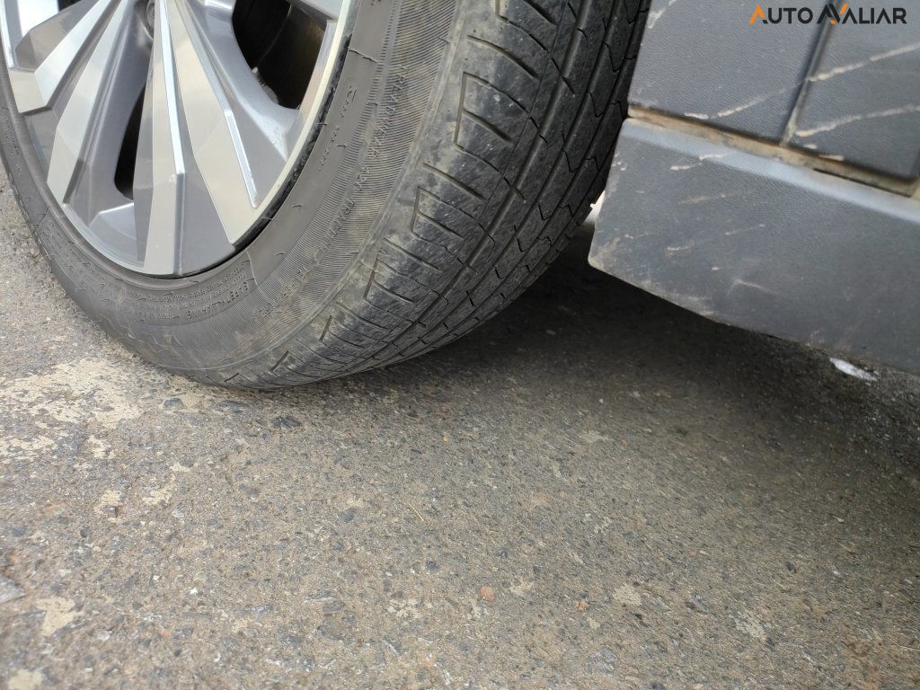 VOLKSWAGEN T-CROSS 1.4 250 TSI TOTAL FLEX HIGHLINE AUTOMATICO