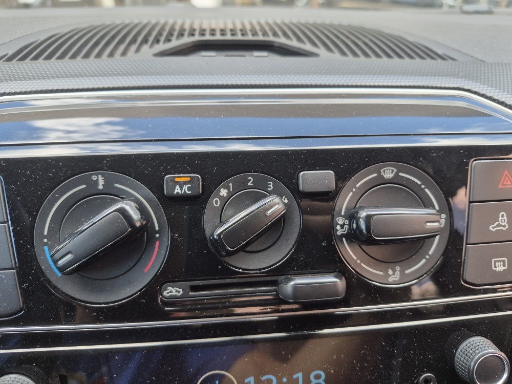 VOLKSWAGEN UP 1.0 TSI MOVE UP 12V FLEX 4P MANUAL