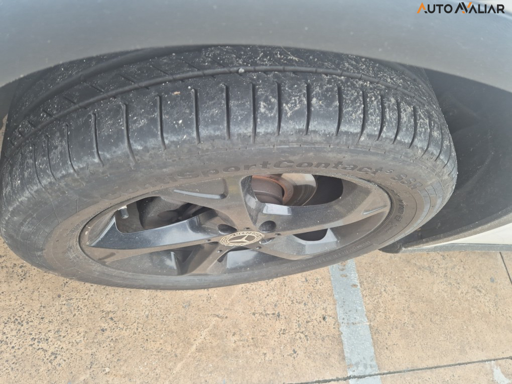 MERCEDES-BENZ GLA 200 1.6 CGI FLEX ADVANCE 7G-DCT