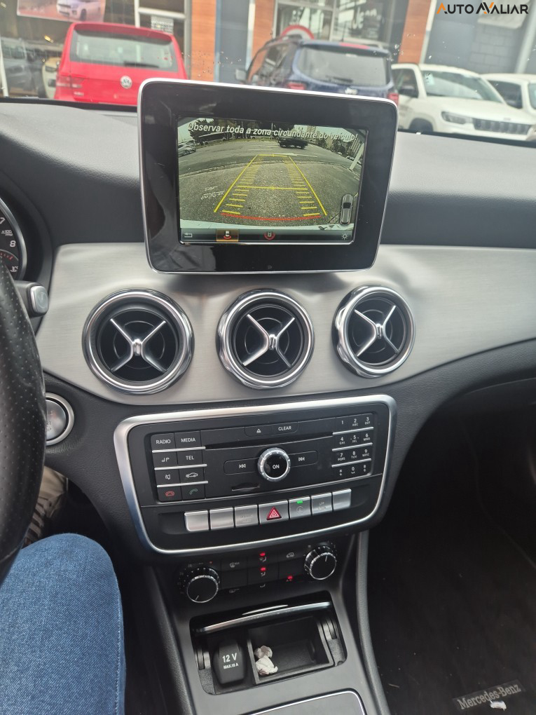 MERCEDES-BENZ GLA 200 1.6 CGI FLEX ADVANCE 7G-DCT