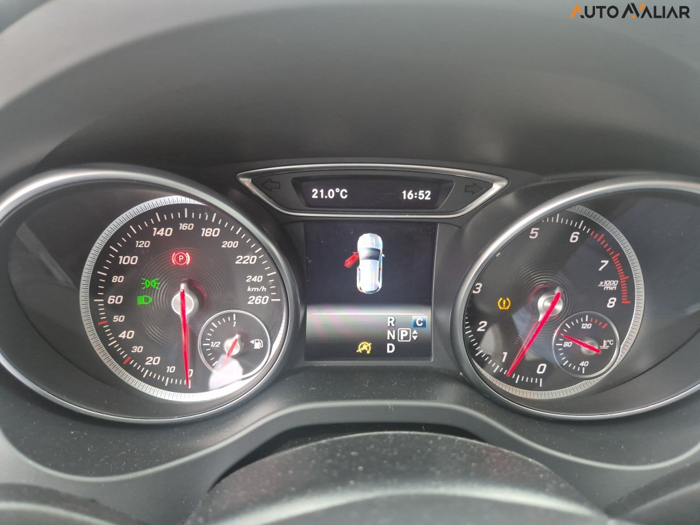 MERCEDES-BENZ GLA 200 1.6 CGI FLEX ADVANCE 7G-DCT