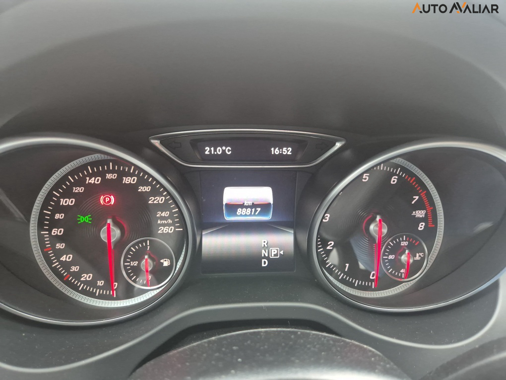 MERCEDES-BENZ GLA 200 1.6 CGI FLEX ADVANCE 7G-DCT