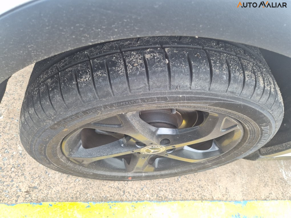 MERCEDES-BENZ GLA 200 1.6 CGI FLEX ADVANCE 7G-DCT