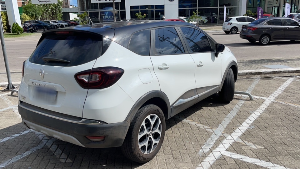 RENAULT CAPTUR 1.6 16V SCE FLEX BOSE X-TRONIC