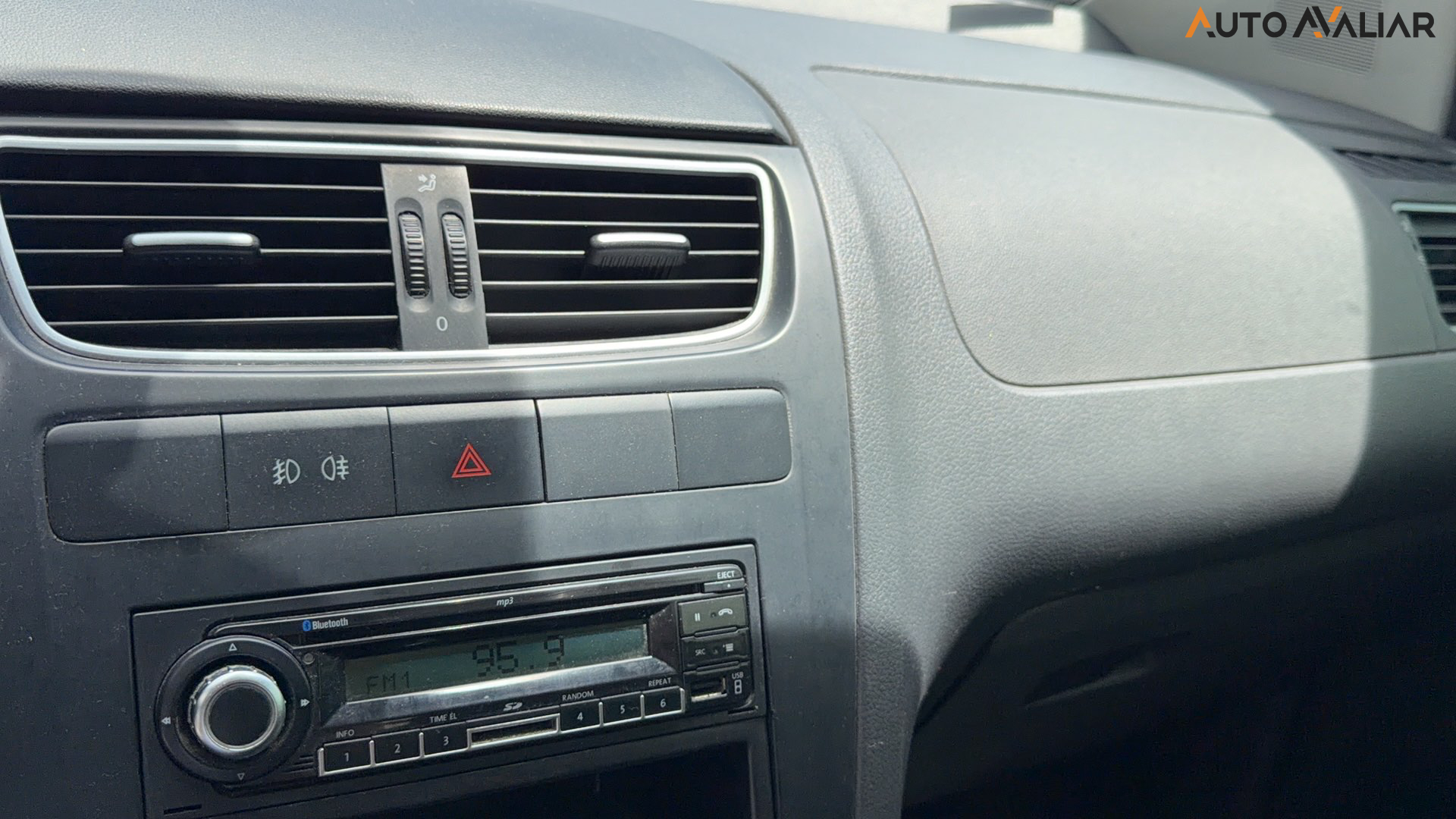 VOLKSWAGEN SPACEFOX 1.6 MI SPORTLINE 8V FLEX 4P AUTOMATIZADO