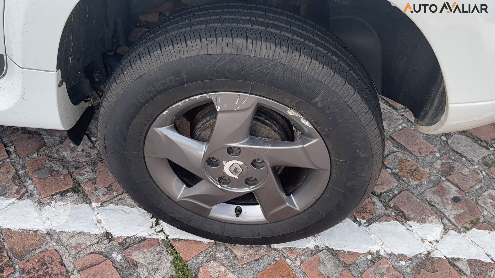 RENAULT DUSTER 2.0 DYNAMIQUE 4X2 16V FLEX 4P AUTOMATICO