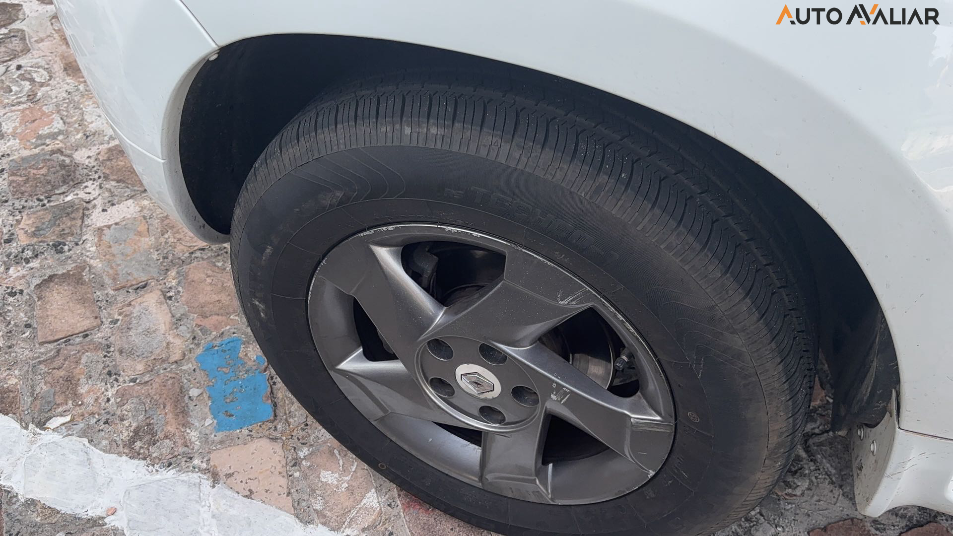 RENAULT DUSTER 2.0 DYNAMIQUE 4X2 16V FLEX 4P AUTOMATICO