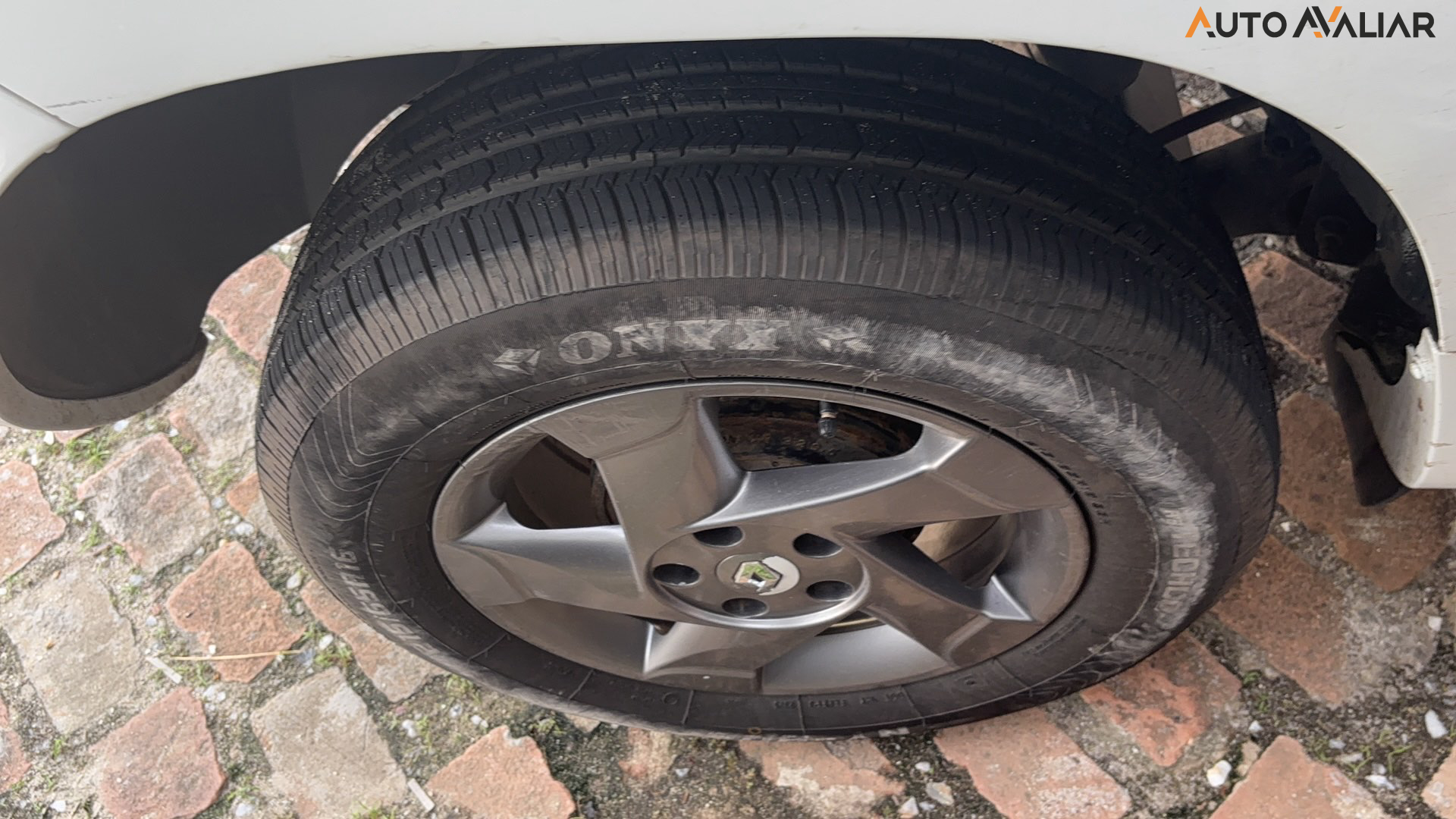 RENAULT DUSTER 2.0 DYNAMIQUE 4X2 16V FLEX 4P AUTOMATICO