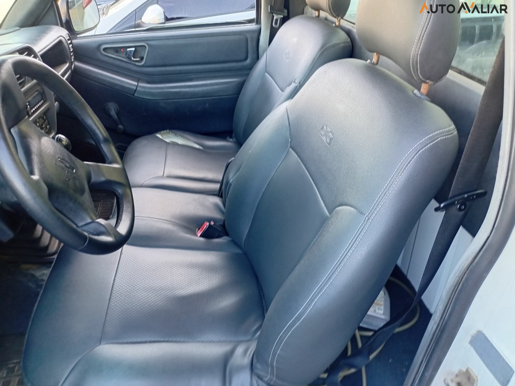 CHEVROLET S10 2.4 MPFI ADVANTAGE 4X2 CS 8V FLEX 2P MANUAL