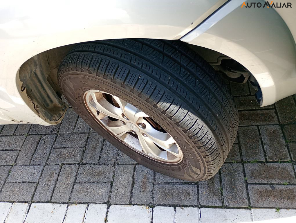 HYUNDAI TUCSON 2.0 MPFI GL 16V 142CV 2WD GASOLINA 4P MANUAL