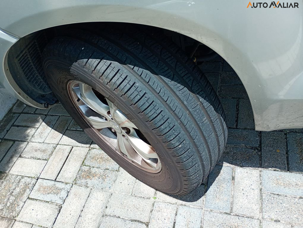 HYUNDAI TUCSON 2.0 MPFI GL 16V 142CV 2WD GASOLINA 4P MANUAL