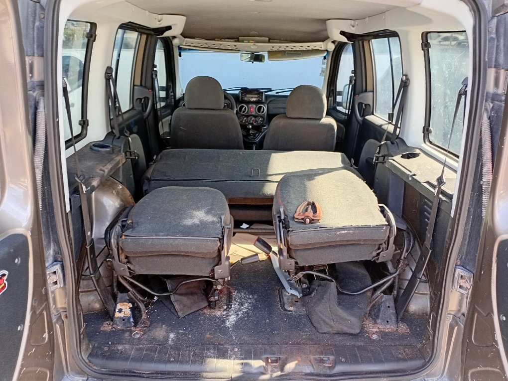 FIAT DOBLO 1.8 MPI ESSENCE 16V FLEX 4P MANUAL