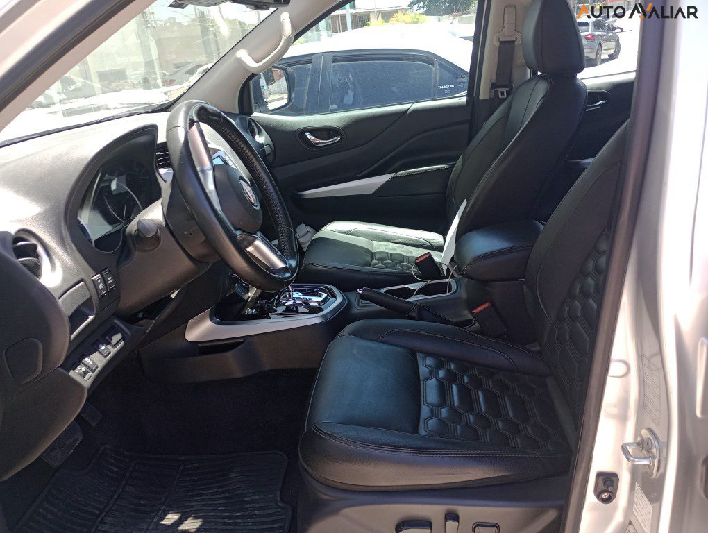 NISSAN FRONTIER 2.3 16V TURBO DIESEL PLATINUM CD 4X4 AUTOMÁTICO