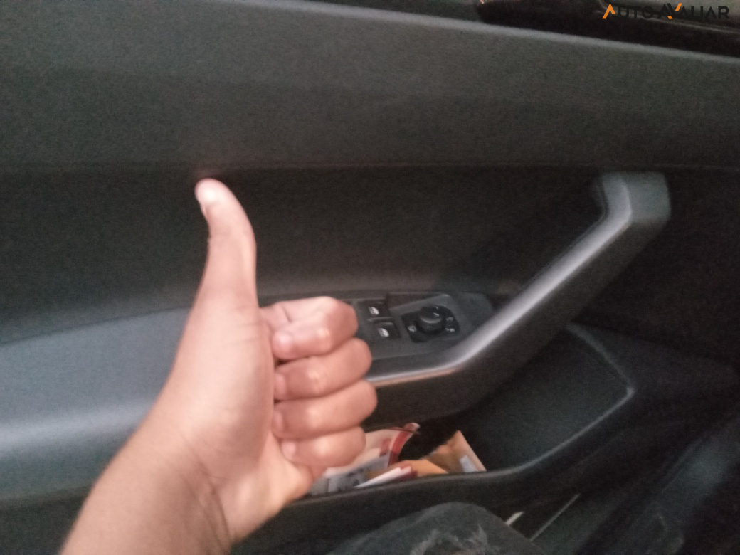 VOLKSWAGEN NIVUS 1.0 200 TSI TOTAL FLEX HIGHLINE AUTOM&Aacute;TICO