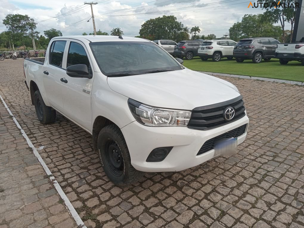 TOYOTA HILUX 2.8 POWER PACK 4X4 CD 16V DIESEL 4P MANUAL