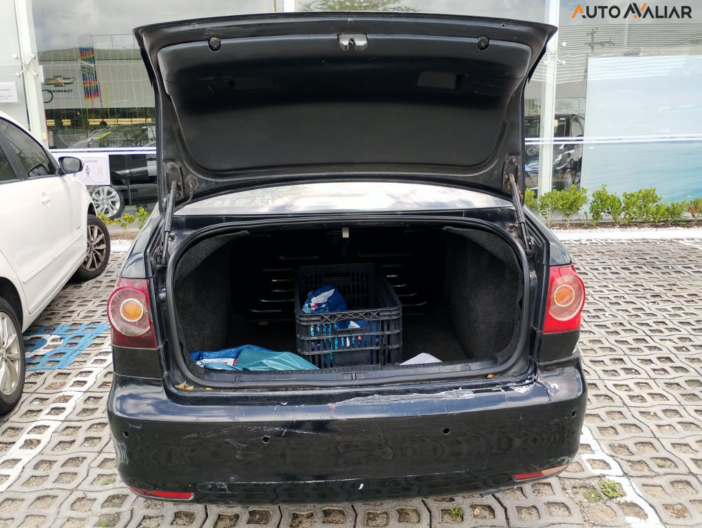 VOLKSWAGEN POLO SEDAN 1.6 MI 8V TOTAL FLEX 4P MANUAL