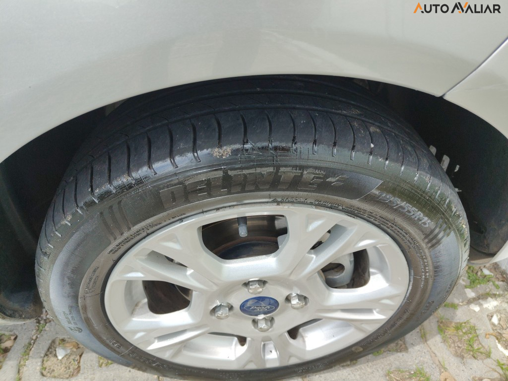 FORD FIESTA 1.6 SE HATCH 16V FLEX 4P MANUAL