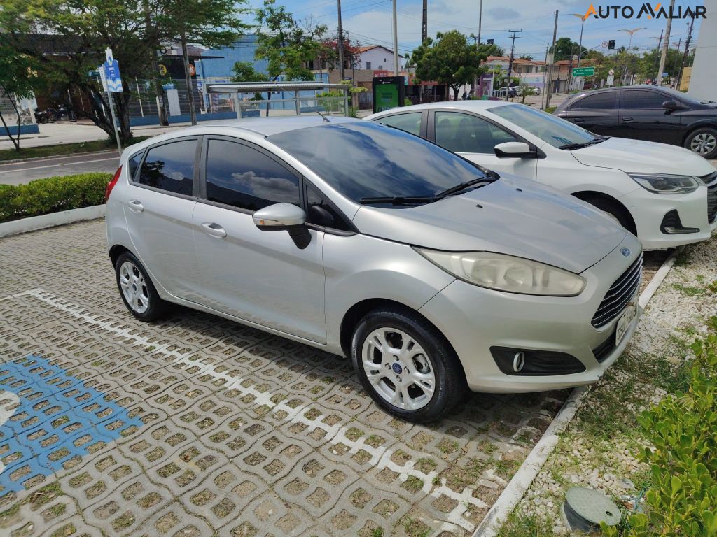 FORD FIESTA 1.6 SE HATCH 16V FLEX 4P MANUAL