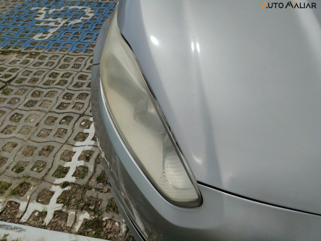 FORD FIESTA 1.6 SE HATCH 16V FLEX 4P MANUAL