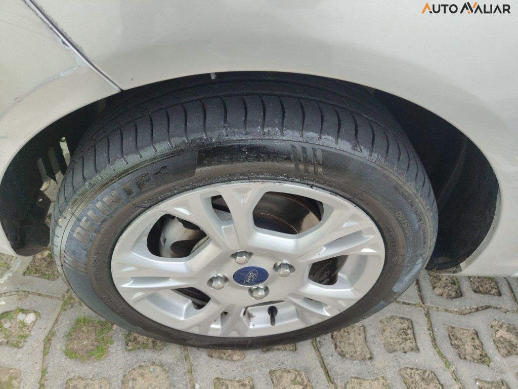 FORD FIESTA 1.6 SE HATCH 16V FLEX 4P MANUAL