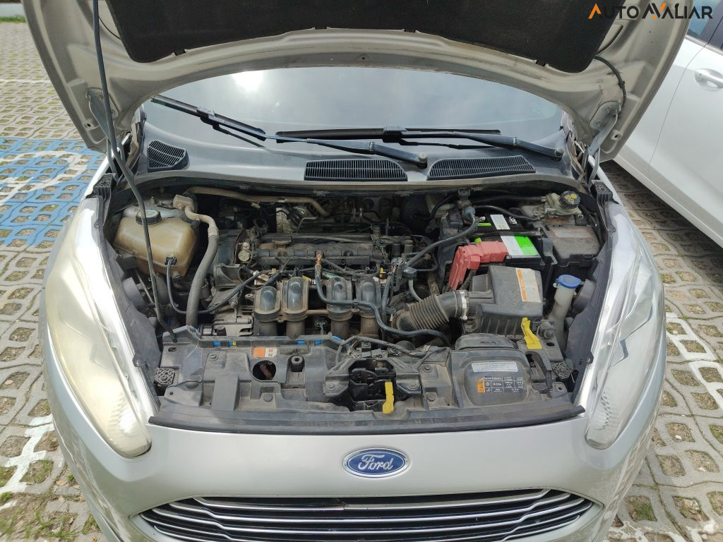 FORD FIESTA 1.6 SE HATCH 16V FLEX 4P MANUAL