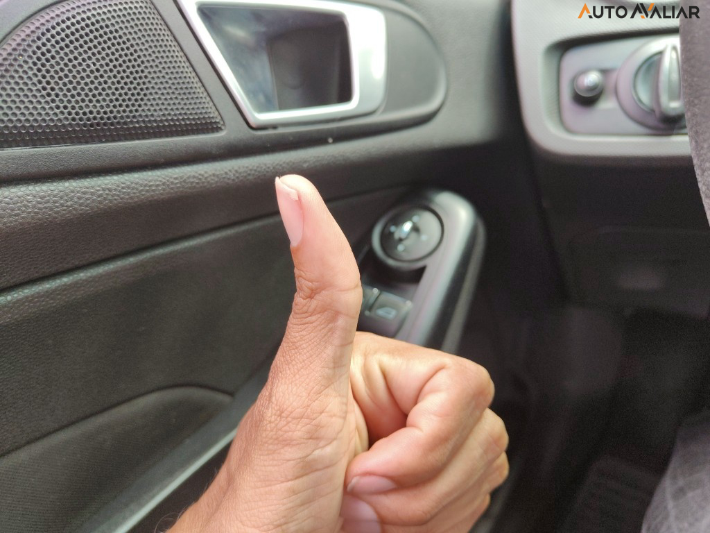 FORD FIESTA 1.6 SE HATCH 16V FLEX 4P MANUAL