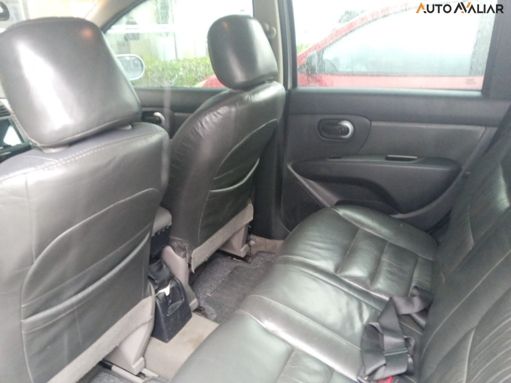 NISSAN LIVINA 1.6 16V FLEX 4P MANUAL