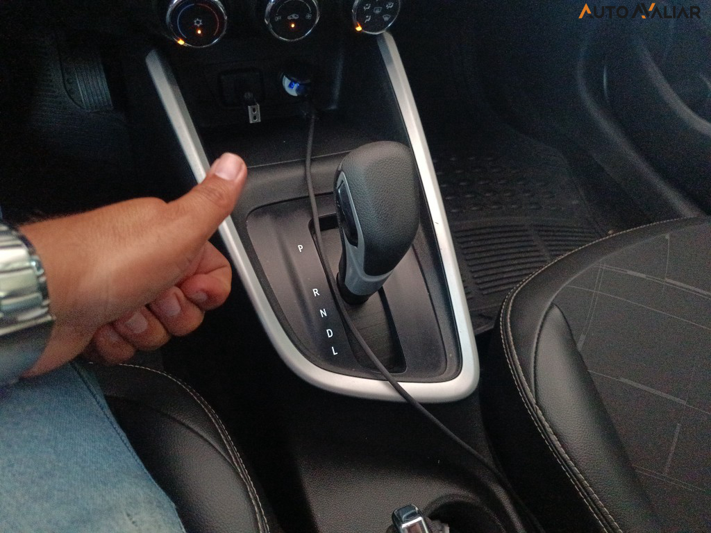 CHEVROLET ONIX 1.0 TURBO FLEX PREMIER AUTOMATICO